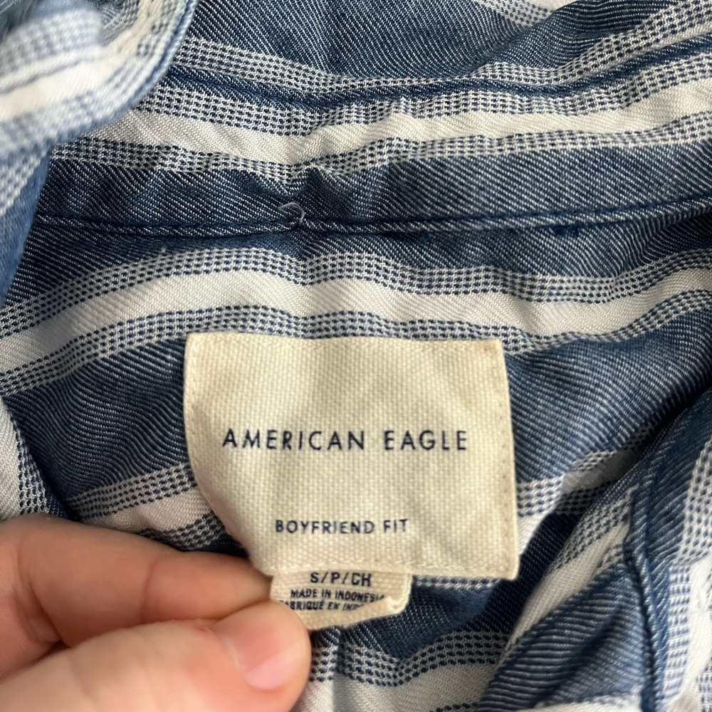 AE button-up - Picture 2 of 5